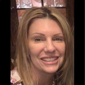 Meet your Posher, Lorie